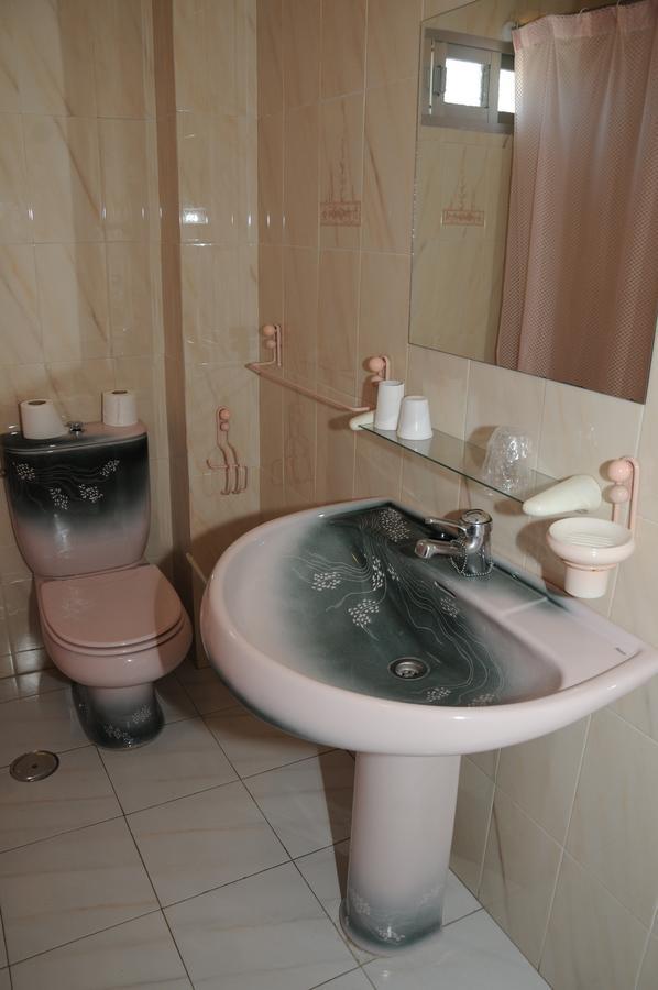 Hostal La Torre II Puente de Domingo Florez Phòng bức ảnh